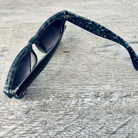 Must Have Fabulous Oversized frames Sunglasses - Picture 8 of 10